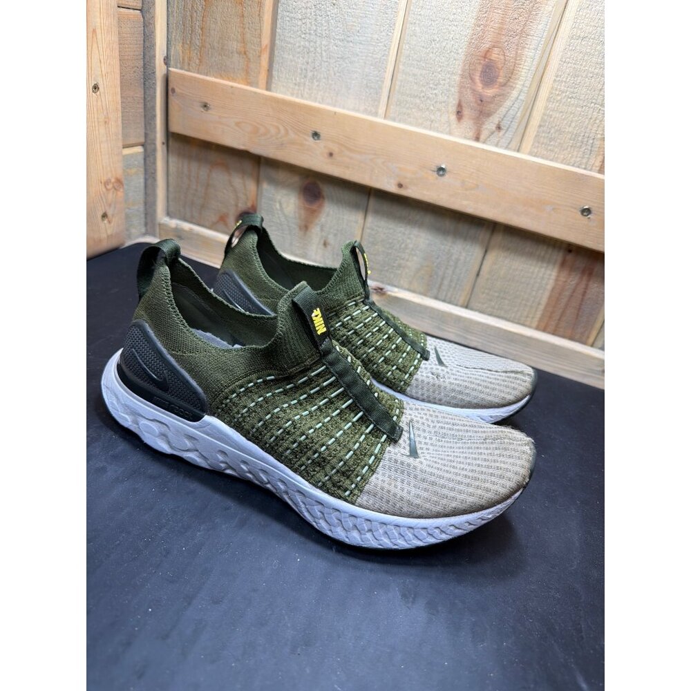 Nike React Phantom Run Flyknit 2 Green Running Shoes Mens Sz 8.5 Pre-Owned